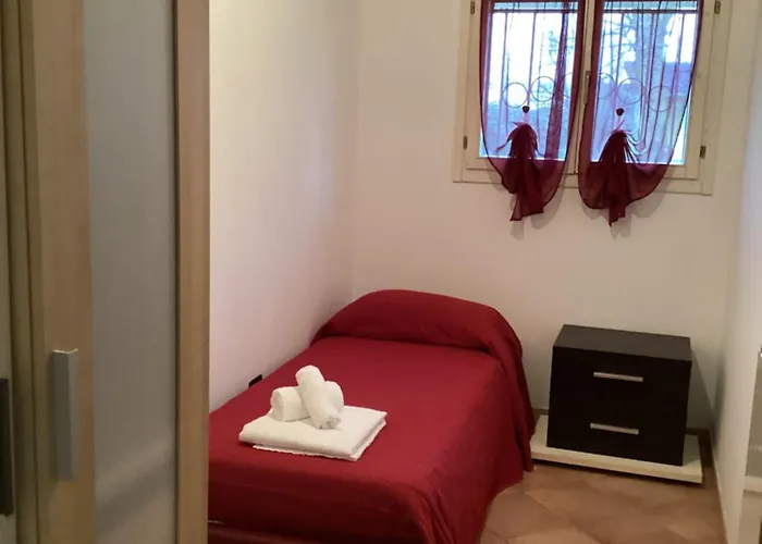 Fondo Marsiglia 110 4* 리도 디 스피나