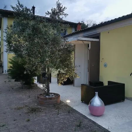 Alojamento de Acomodação e Pequeno-almoço Fondo Marsiglia 110 4*